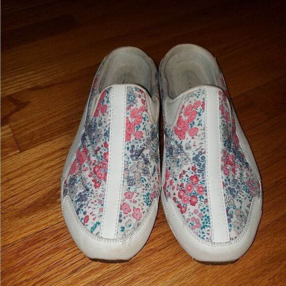 Easy Spirit Traveltime Martha Stewart mules - Picture 2 of 6